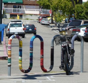 GuerillaKnit-BikeRack